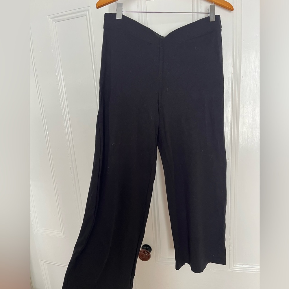 NWOT Anne Taylor LOFT - black cropped trousers - size M